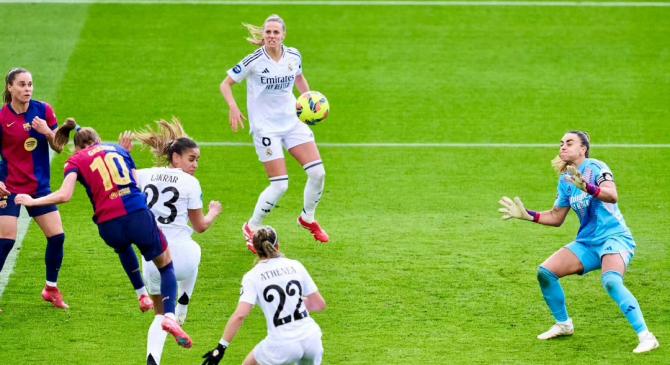 关于足总杯倒计时，巴塞罗那清晨止住颓势，细节引发关注，悬念犹存，赛程密集仍需轮换的信息